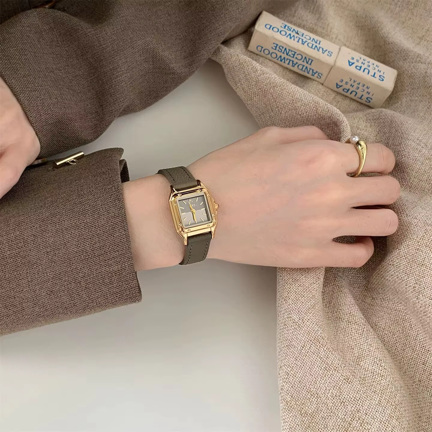Femmes montre à Quartz Vintage or carré Orologio Reloj Mujer filles horloge dames mode Simple gris bracelet en cuir nouvelle montre-bracelet