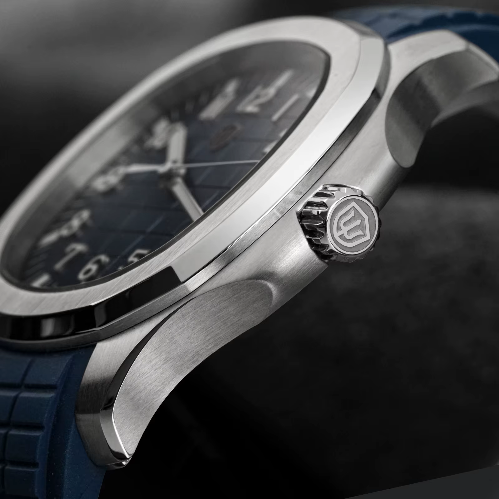 Watchdives WD008 Montre carrée 38 mm Vh31 à mouvement à quartz continu