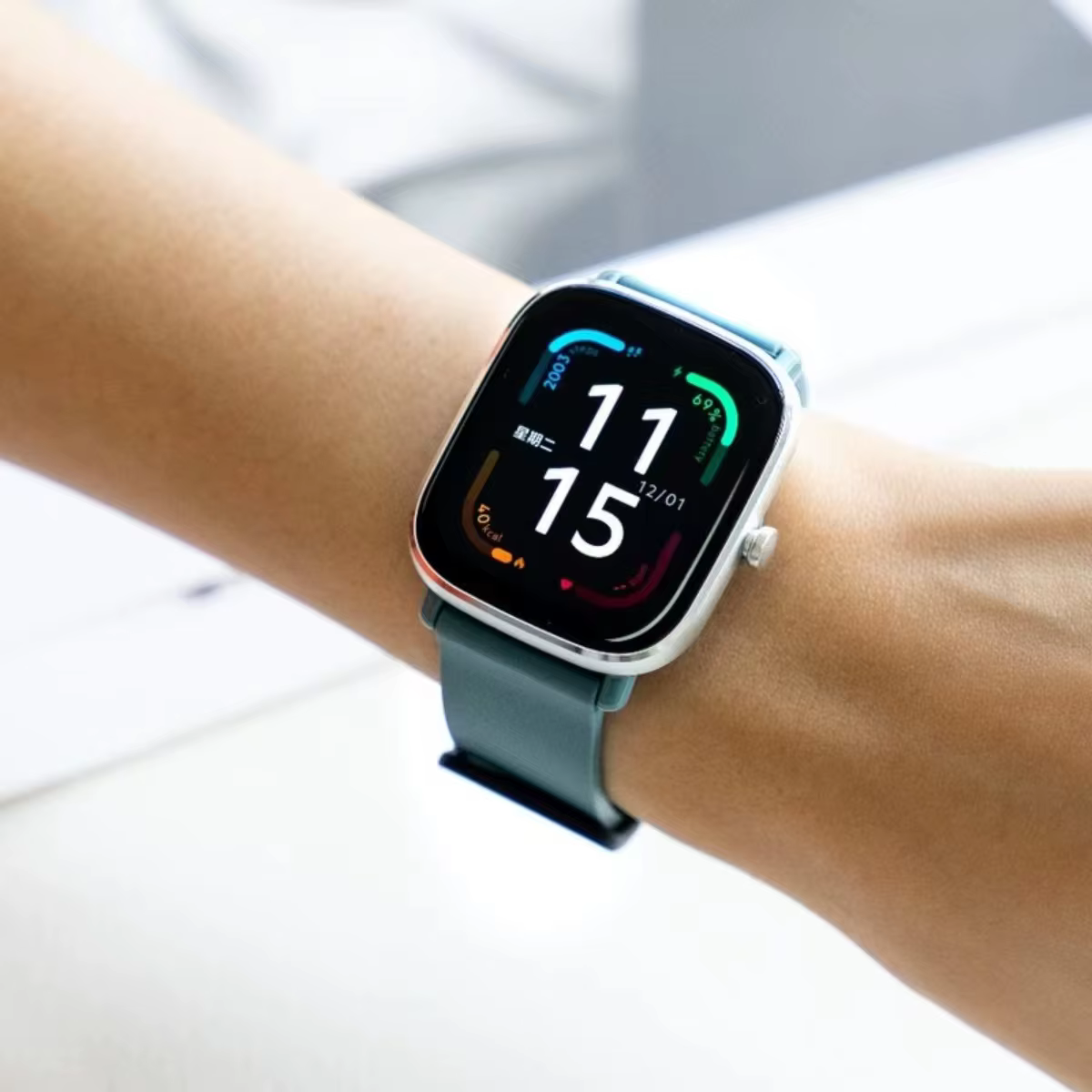 Amazfit-GTS 2 Mini GPS Smartwatch pour Homme et Femme