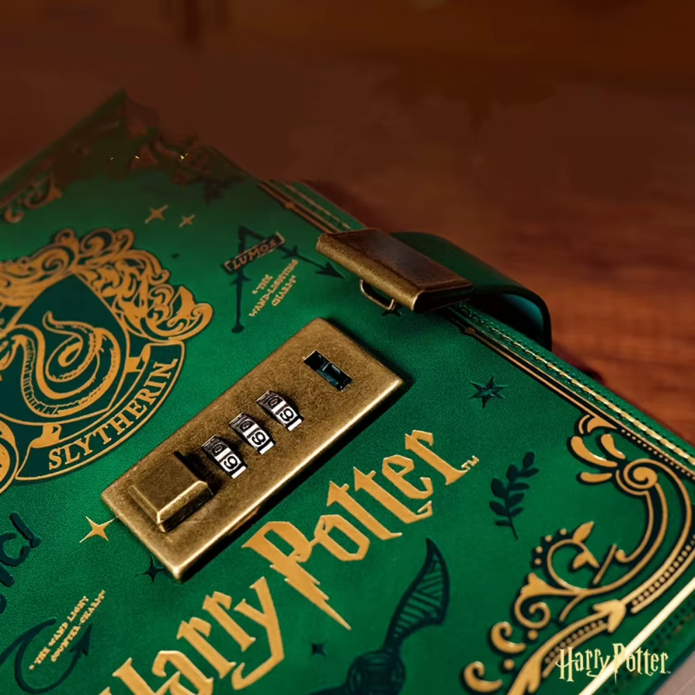 Articles de qualité supérieure sur le thème de Harry Potter : cadeaux, carnets, cadenas à code, agendas, carnets d'étudiant vintage, cadeaux pour compagnons.