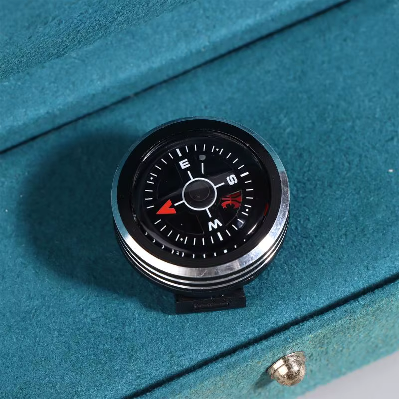 Mini boussole de survie portable à bouton amovible pour bracelet de montre