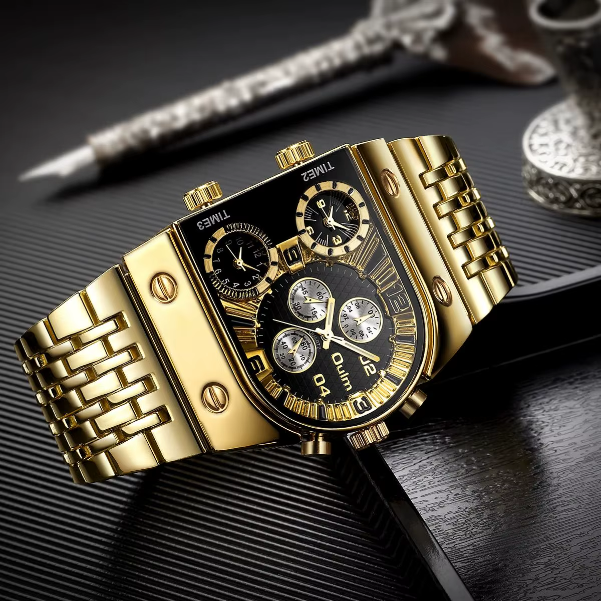Montre Oulm de luxe multi fuseaux horaires pour homme