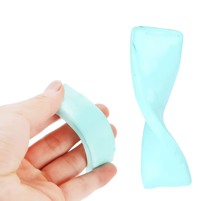 Pâte nettoyante pour mouvements de montre