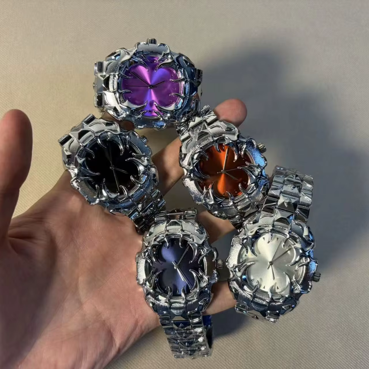 DENVOSI Nouvelle montre à quartz gothique Y2K en forme de griffe avec cadran détachable et remplaçable