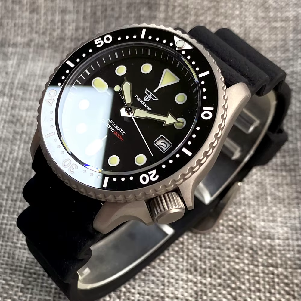 Titanium Diver NH35A noir automatique 200M hommes montre verre saphir 3.8 heures Date caoutchouc