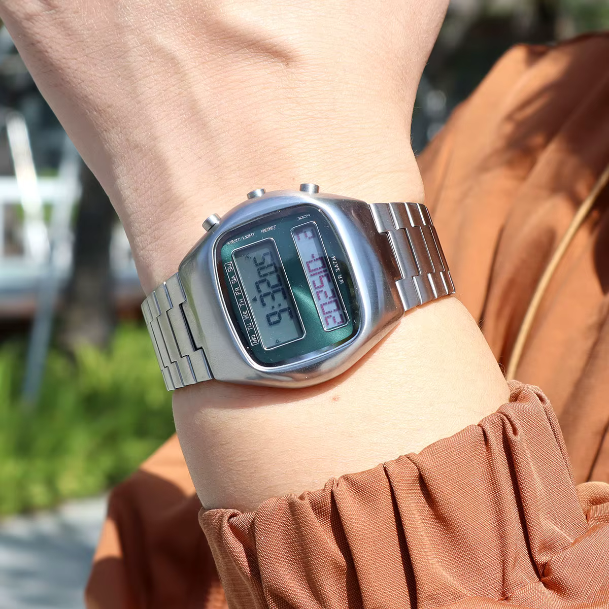 Montre-bracelet numérique rétro unisexe