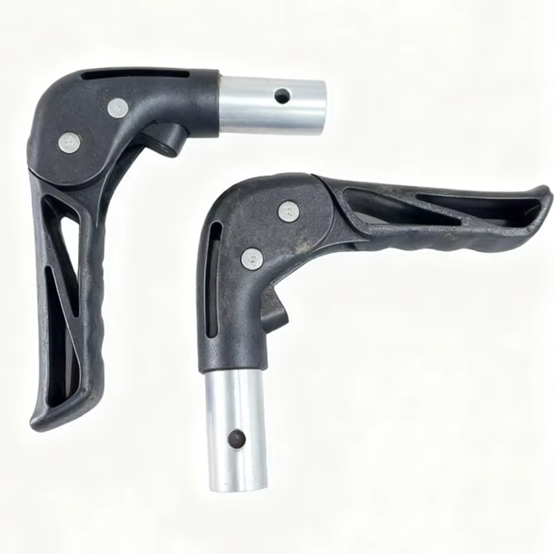 Accessoires pour fauteuils roulants : poignée pliante en plastique avec structure bouton pour fauteuils roulants de sport