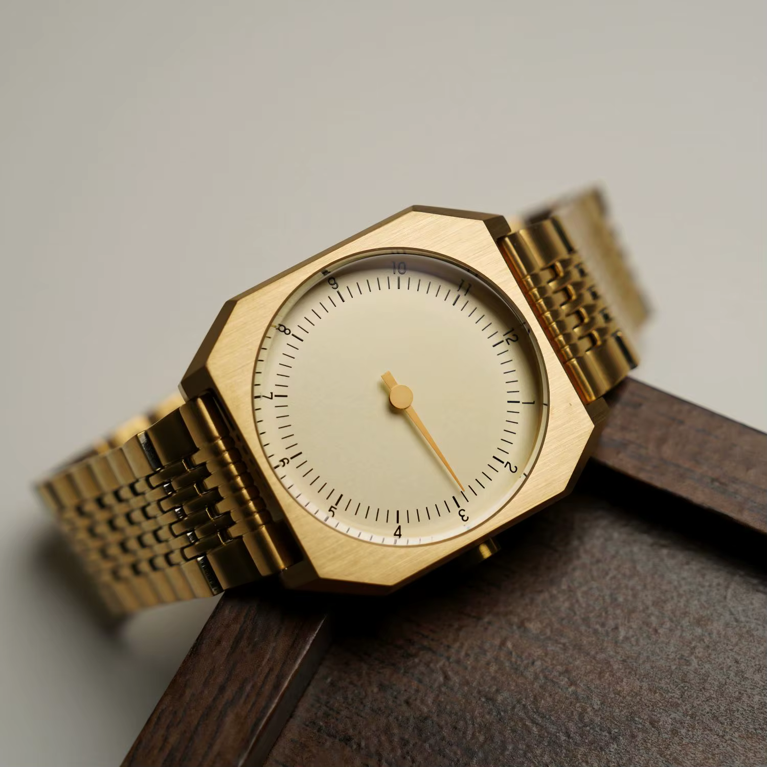 Montre créative de mode européenne et américaine de marque SKU