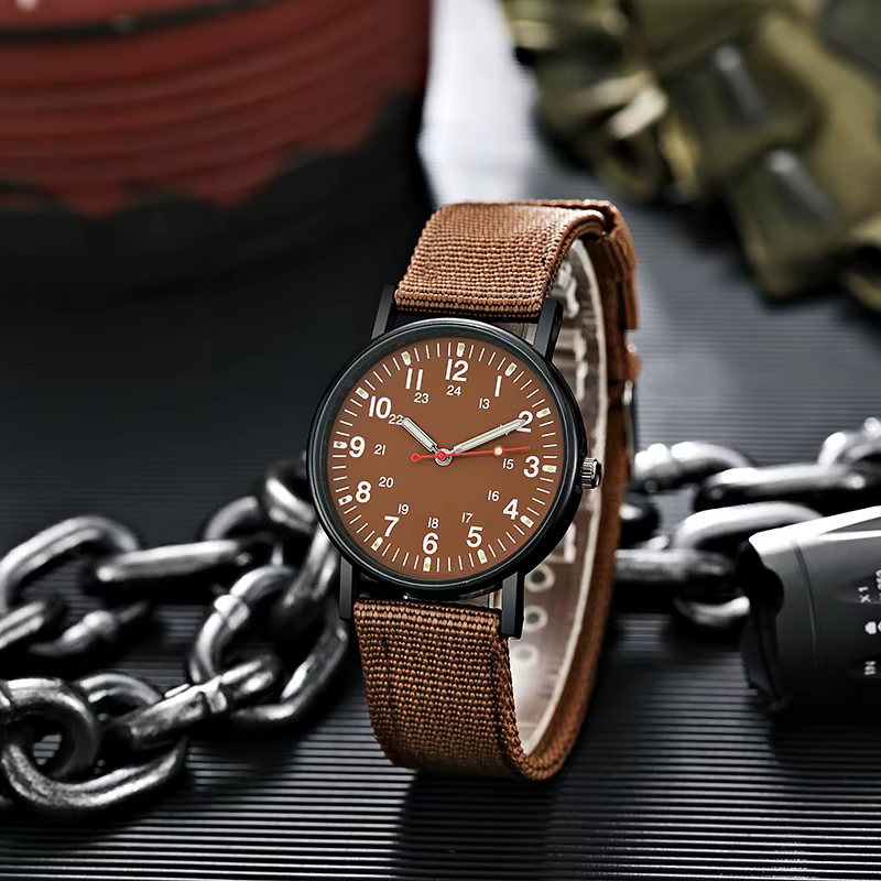 Design de luxe hommes montres lumineux main vent alliage