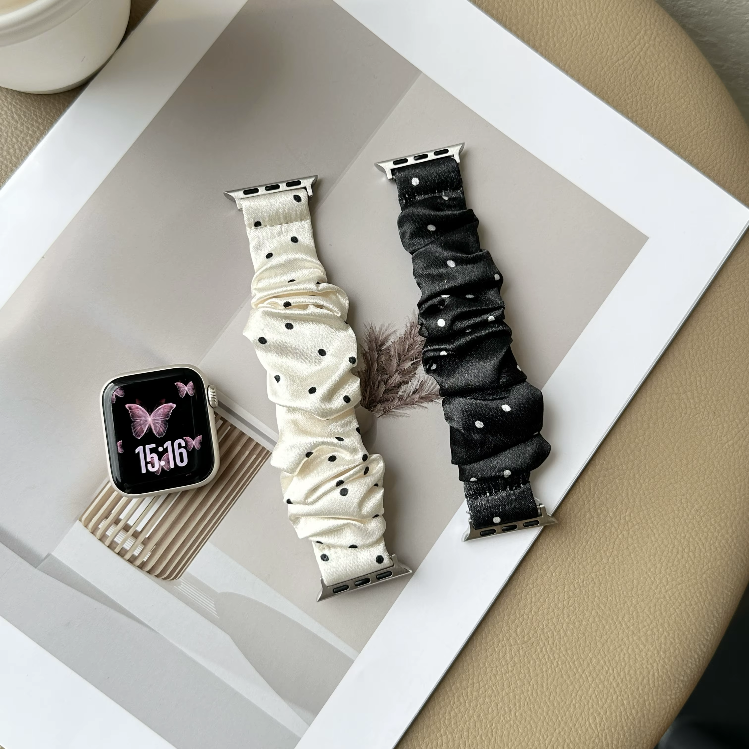 Costume élégant avec bracelet chouchou en fil pour Apple Watch