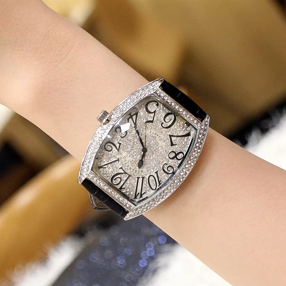 Mobangtuo hommes montre à Quartz Reloj Orologio Tonneau cadran diamant glacé Hip Hop homme horloge mâle luxe en cuir véritable montre-bracelet