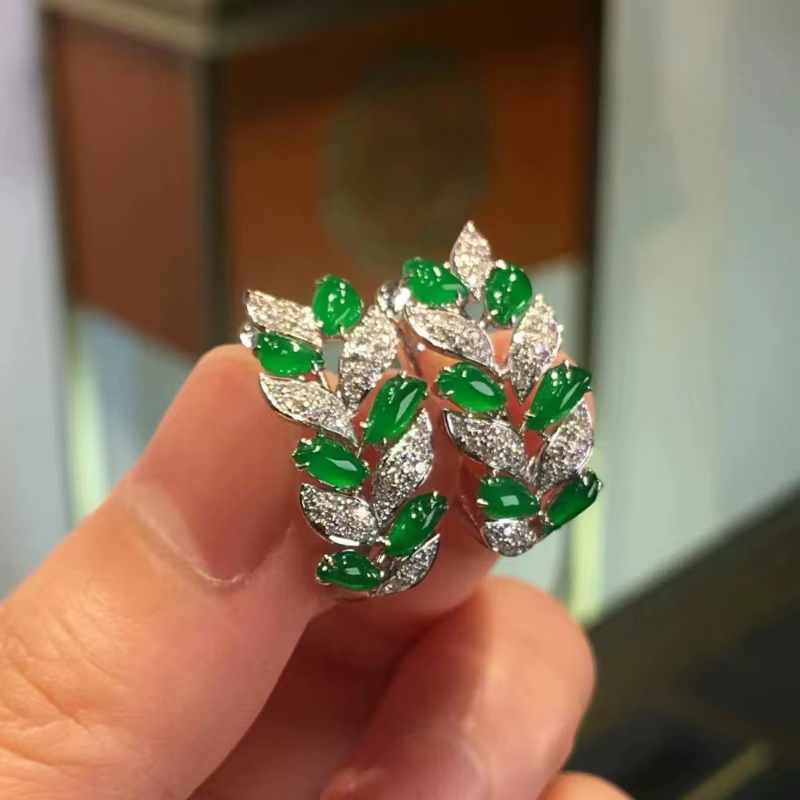 Boucles d'oreilles en feuilles de chrysoprase naturelle pour femmes, exquises et élégantes, adaptées à un usage quotidien, bijoux de luxe haut de gamme en argent