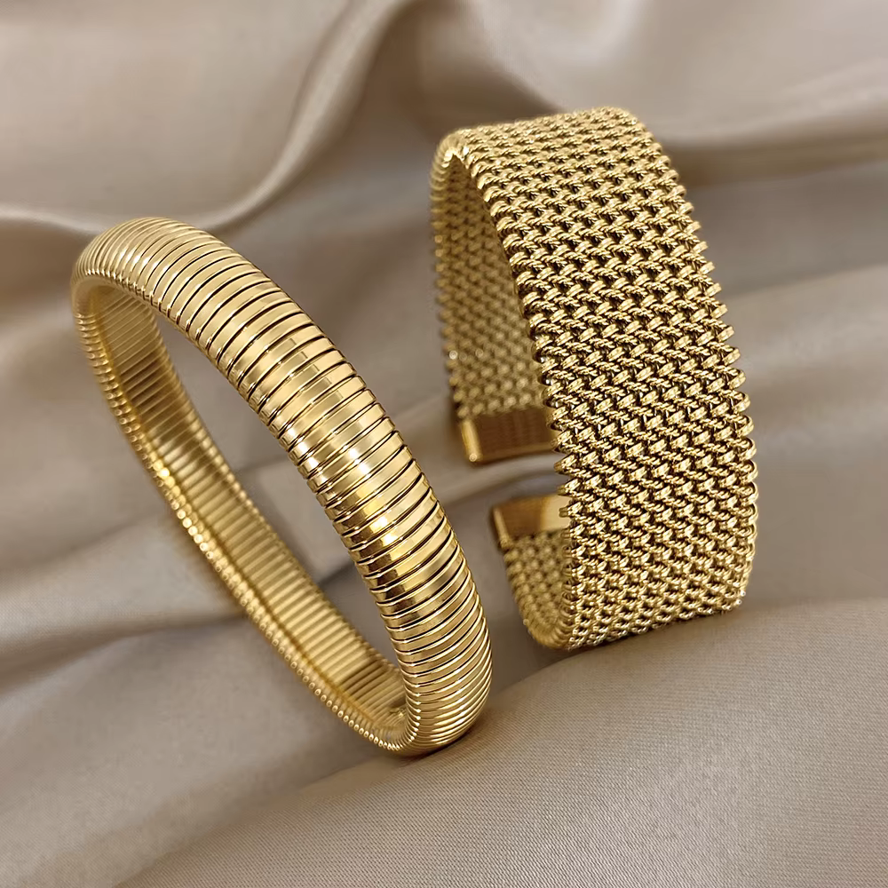 Bracelet circulaire à rayures verticales étroites Greatera