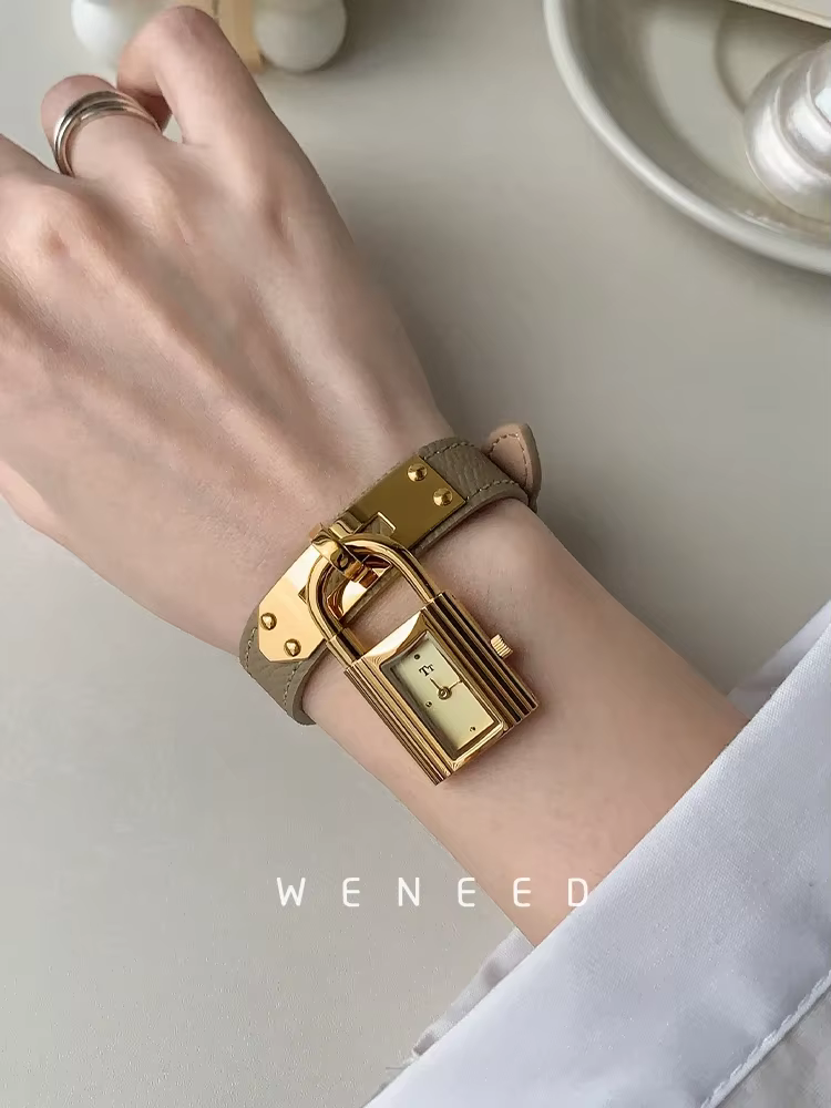 Montre à cadran verrouillable pour femmes personnalité de la mode 2025 nouvelle Niche lumière luxe Quartz