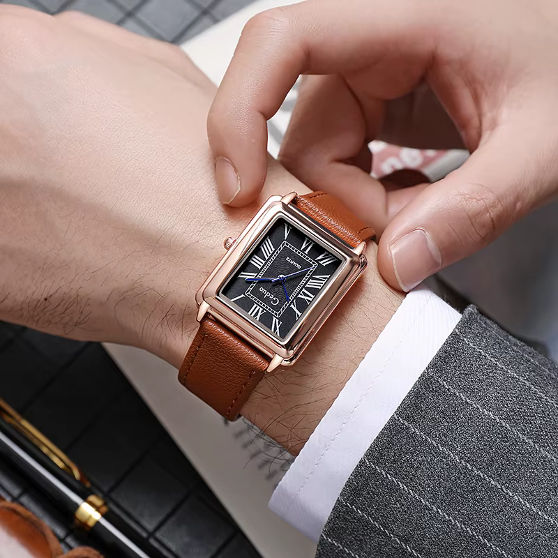 Montre-bracelet à quartz pour hommes à la mode avec bracelet en cuir