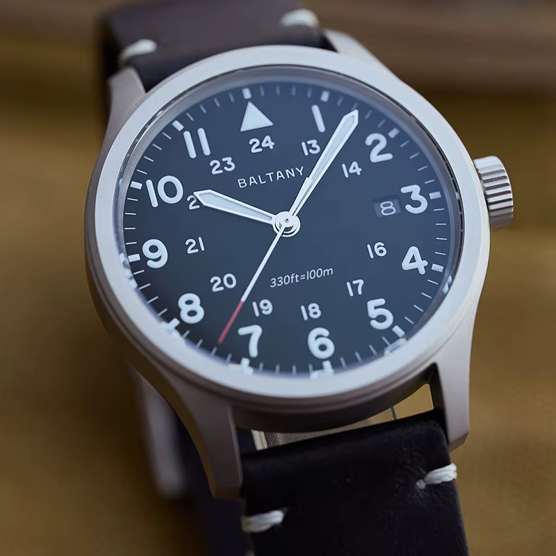 Montre de terrain à quartz Baltany S2082 pour homme