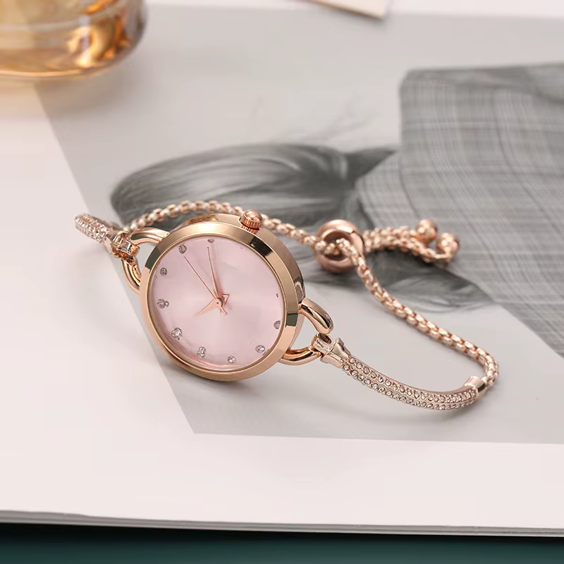 Montre à quartz avec bracelet en acier pour femme