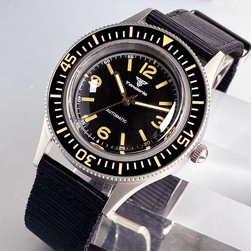 Nouveau Tandorio 40mm rétro 50 fêtes plongeur montres pour Miyota 8215 mouvement saphir cristal verre 200m étanche vert lume cadran
