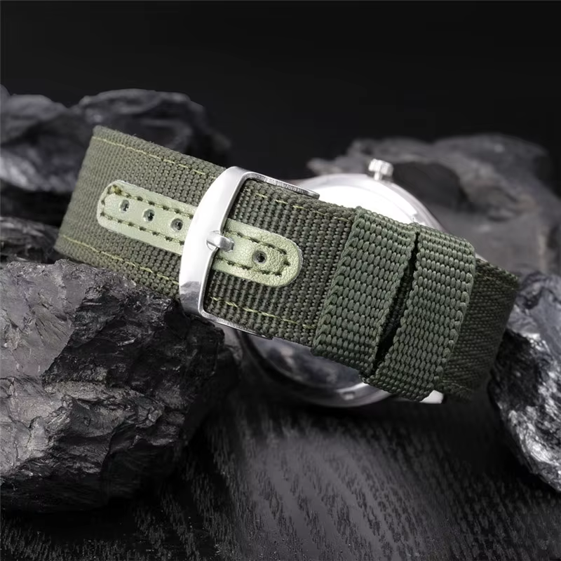 1 pièce / lot Montre homme pas chère