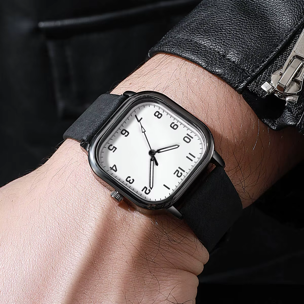 Mode hommes montres d'affaires Simple carré arabe montre à Quartz bracelet en cuir
