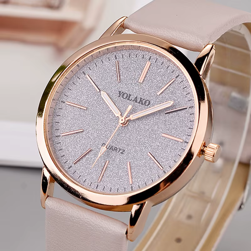 Montre à quartz avec bracelet en cuir pour femme