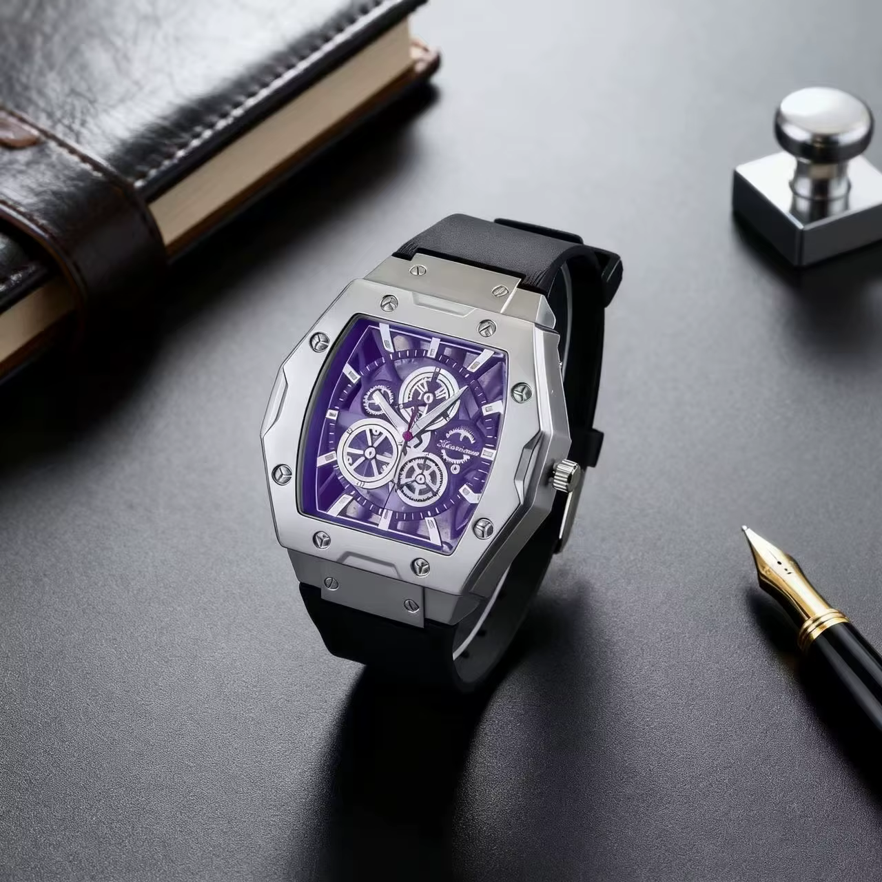 Nouvelle Montre Homme de Luxe Tonneau Squelette Creux Style Mécanique