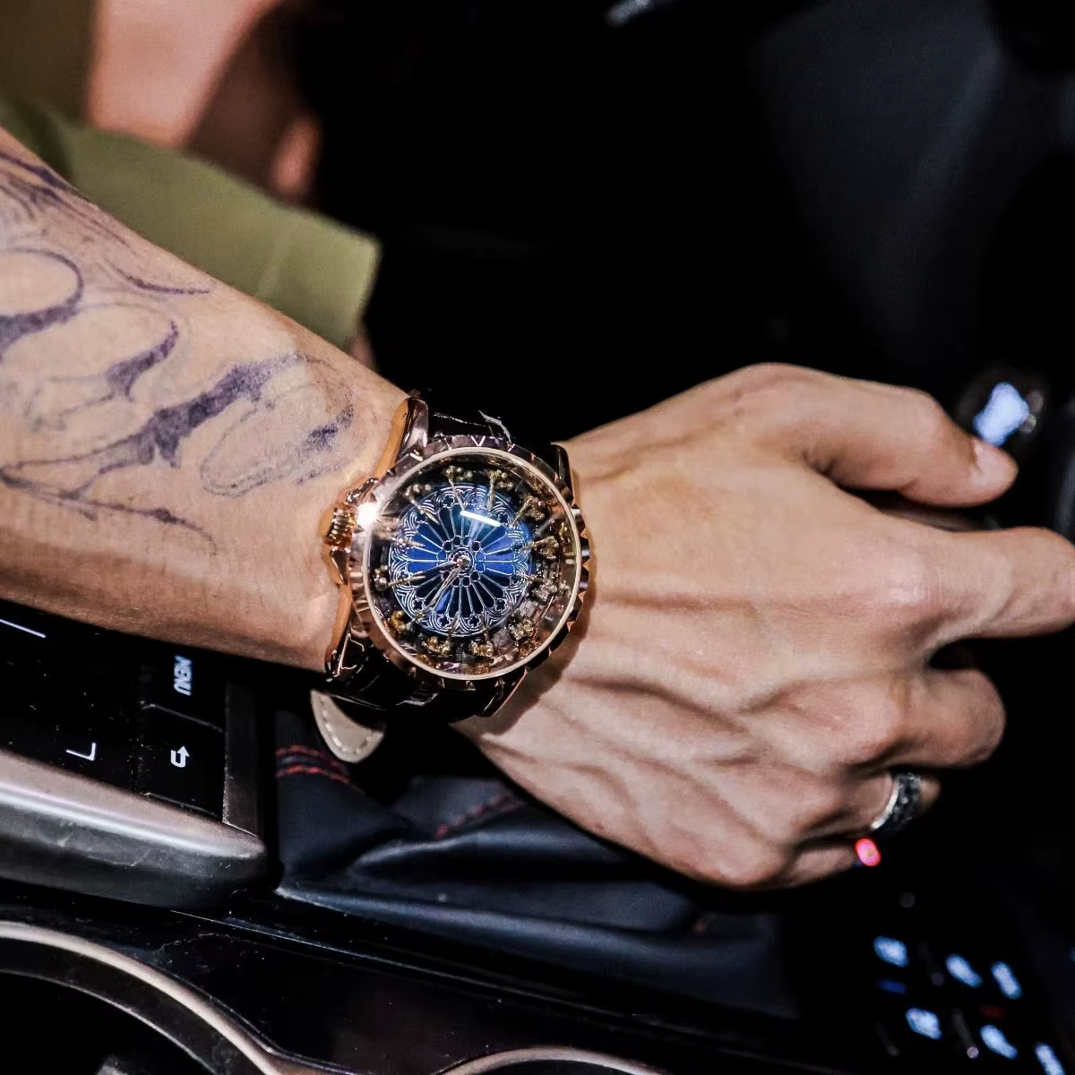 Montre pour homme luxueuse et élégante