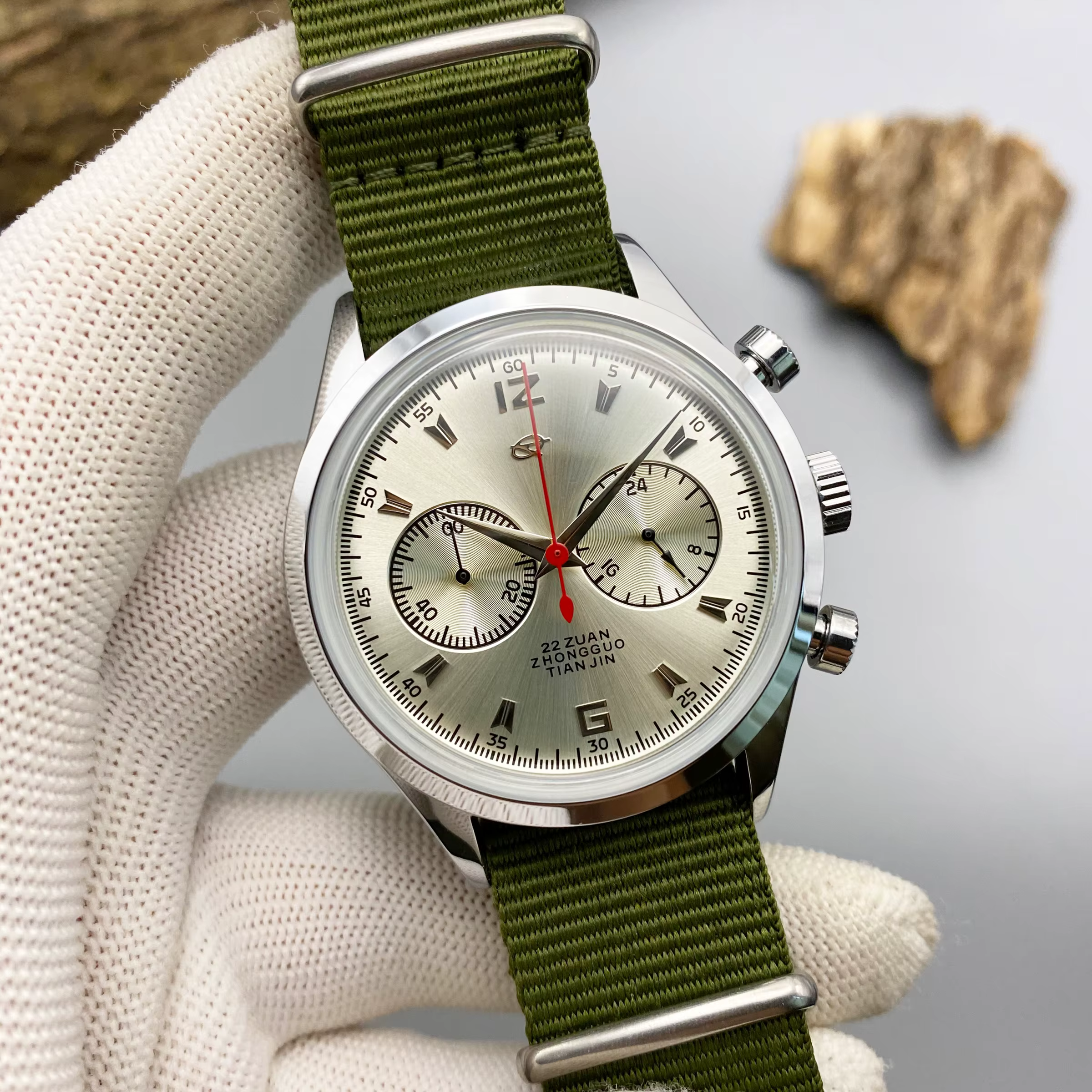 Montres classiques pour hommes