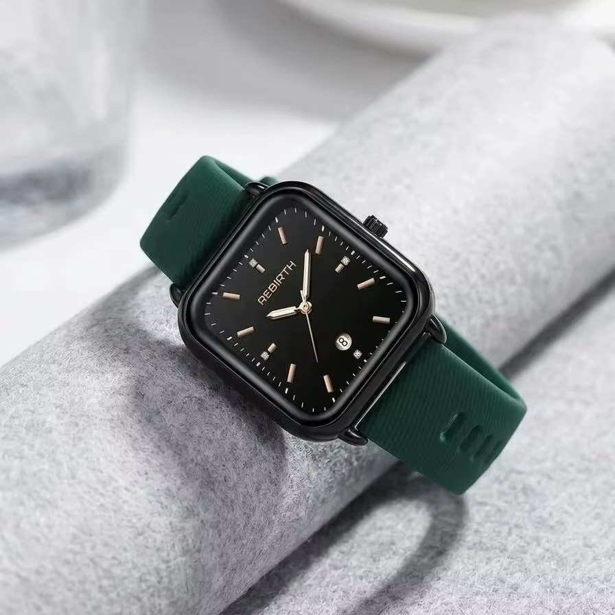 Nouvelle montre à quartz pour femme au design simple