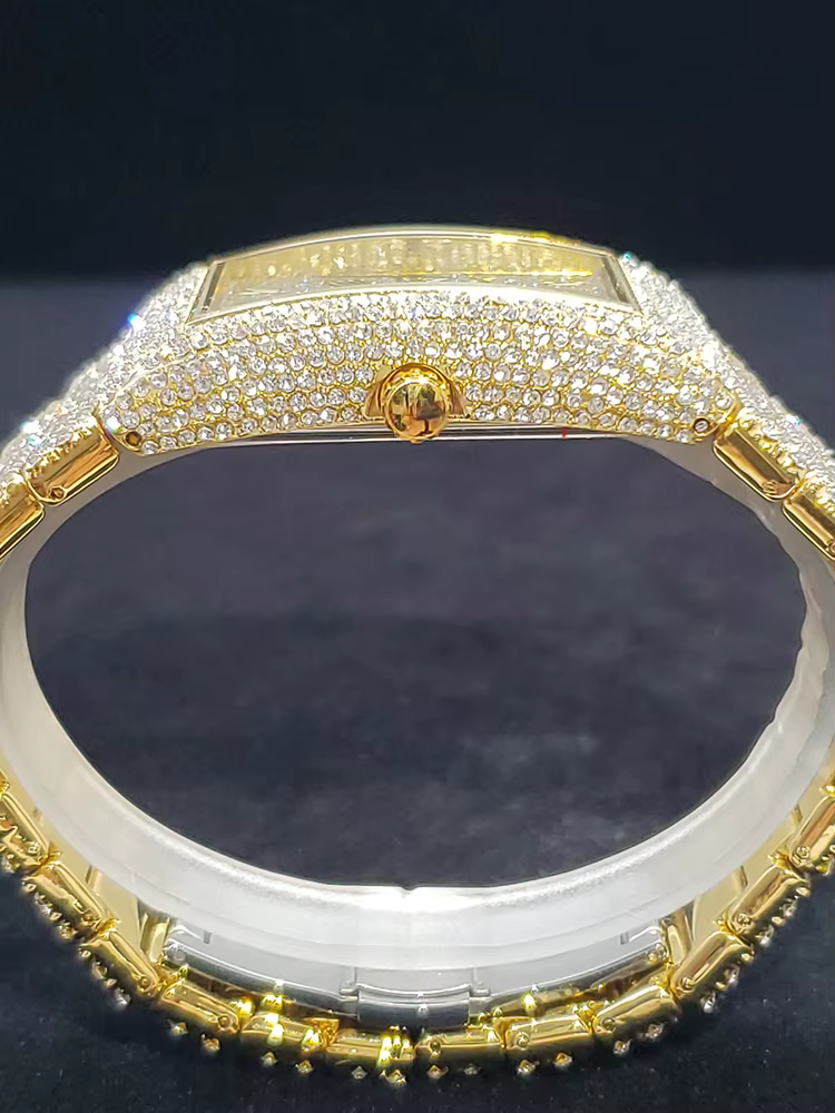 Montres pour hommes en or cadran rectangulaire de luxe diamant mode grandes