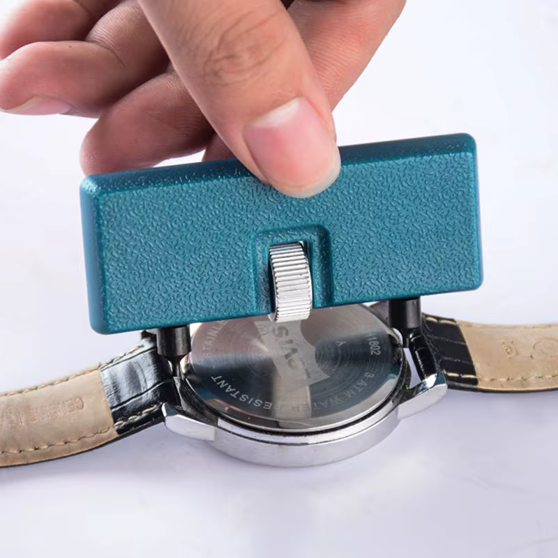 Outil de changement de batterie de montre
