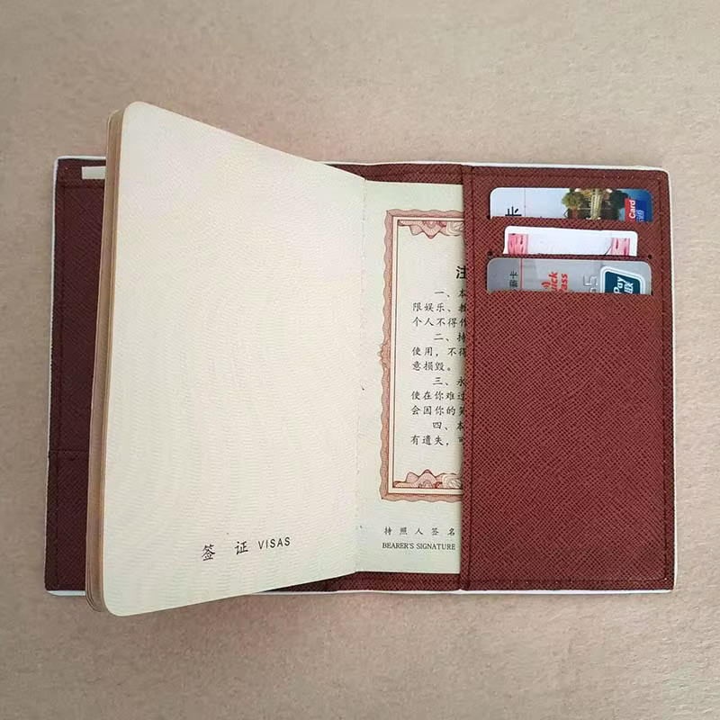 Disney turenie-Porte-passeport en cuir PU unisexe, accessoires de voyage pour femmes et filles, porte-cartes d'identité bancaires, cadeaux de mariage