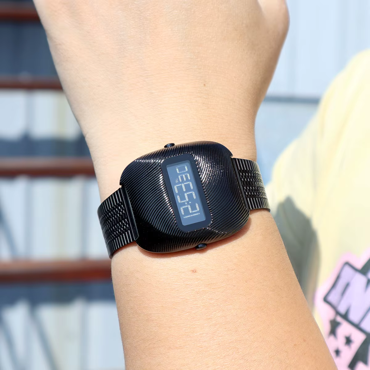 Montre électronique de sport pour hommes