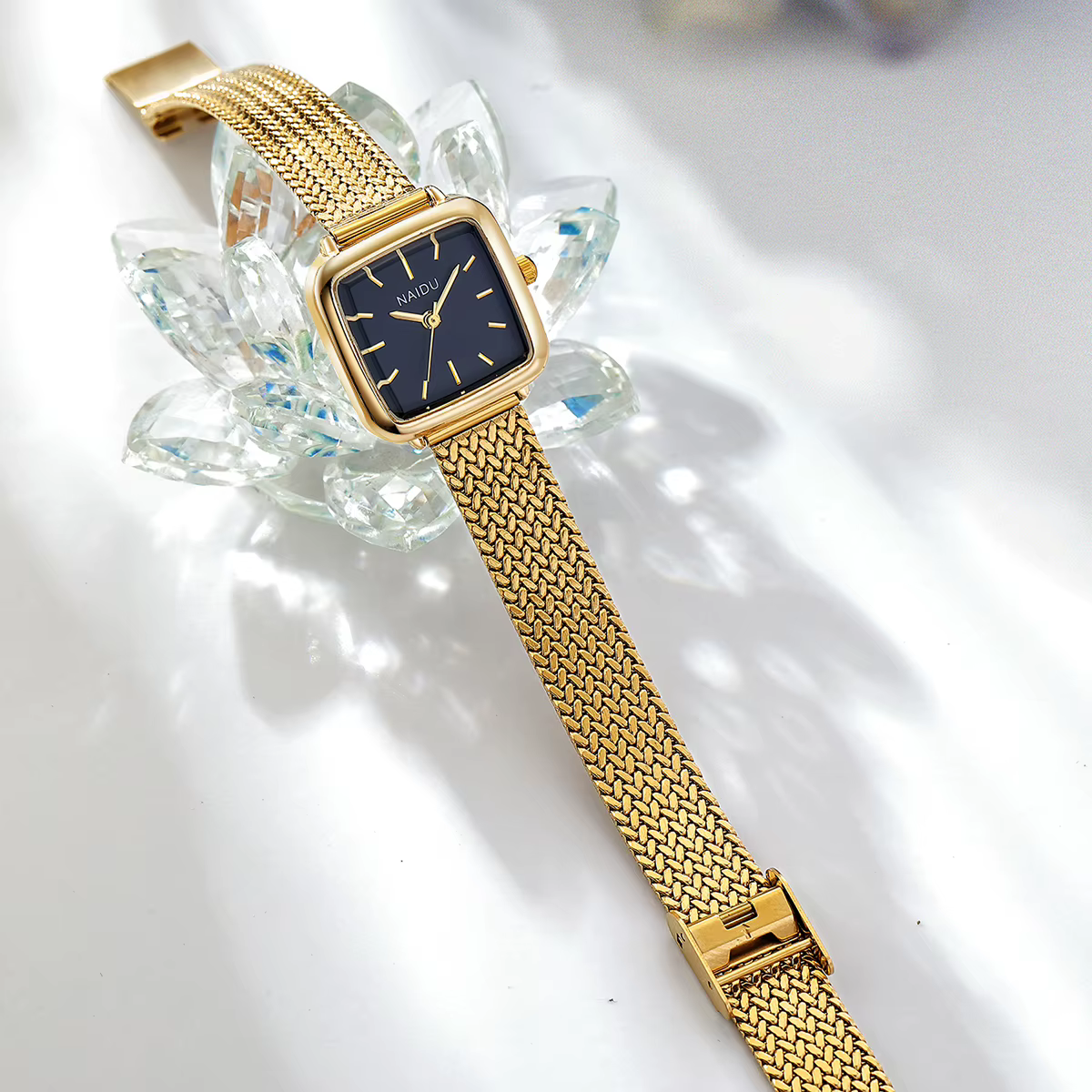 Montre carrée pour femme avec bracelet en acier inoxydable