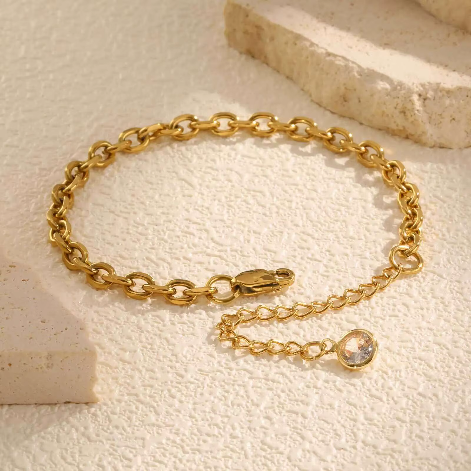 Bracelet élégant en zircone cubique pour femmes