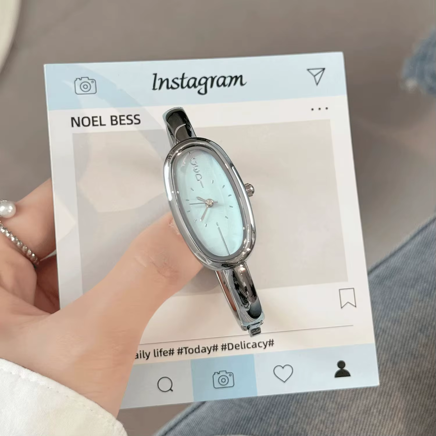 Montre pour femme en argent