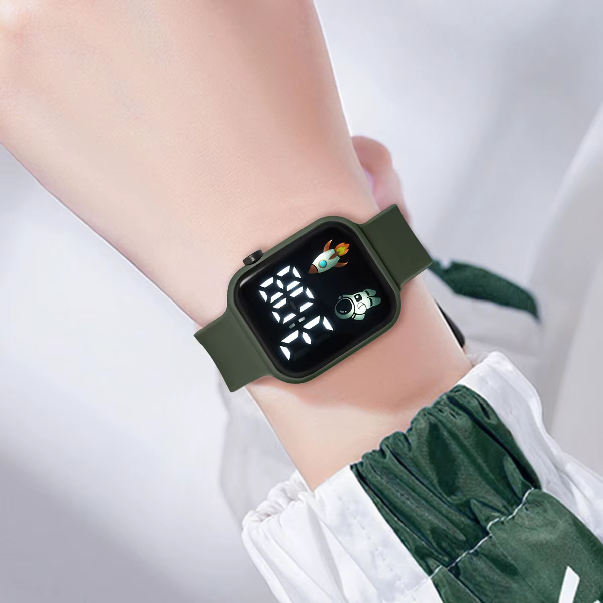 Montre connectée de sport pour hommes et femmes