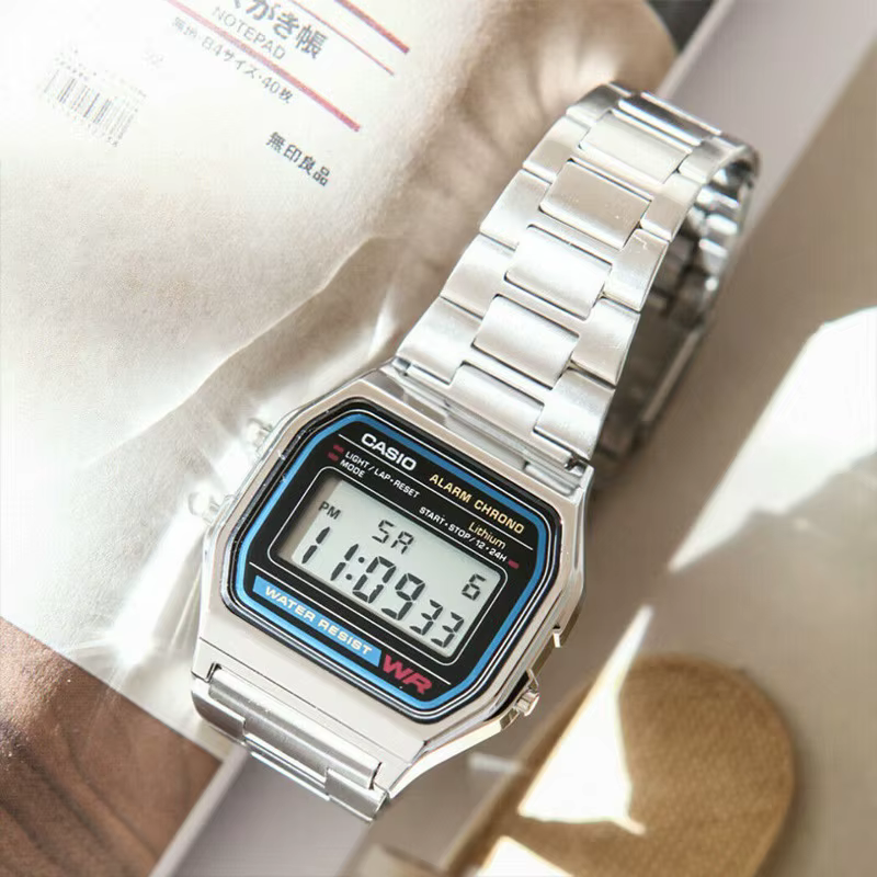 Montre de sport multifonctionnelle carrée classique rétro Casio A158WA-1D