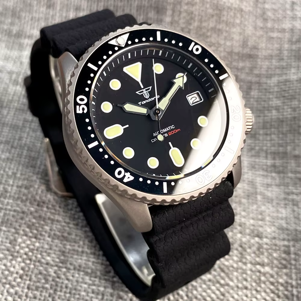 Titanium Diver NH35A noir automatique 200M hommes montre verre saphir 3.8 heures Date caoutchouc