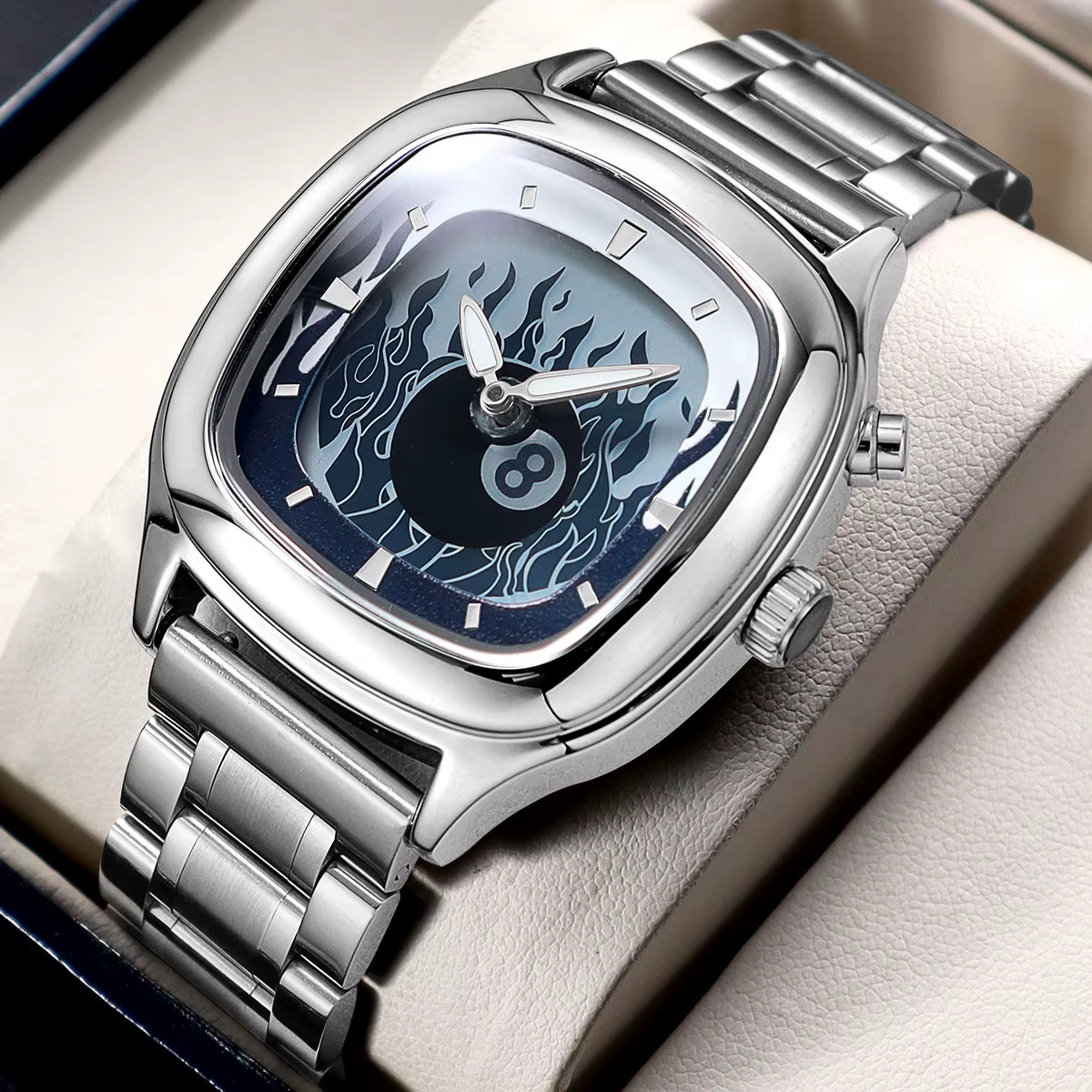 Montre rétro Millenium pour homme avec cadran flamboyant dynamique