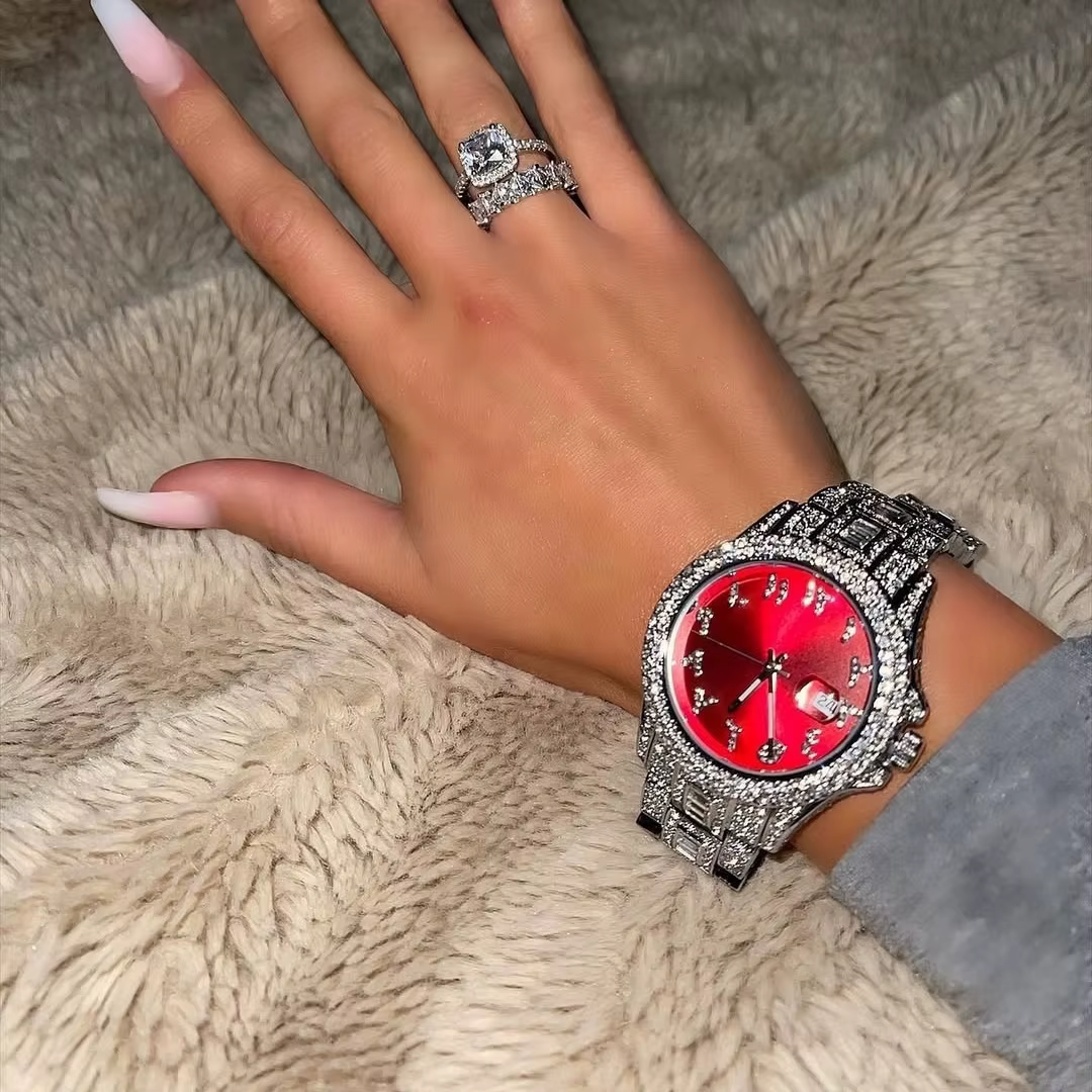 Montres pour femmes rouges