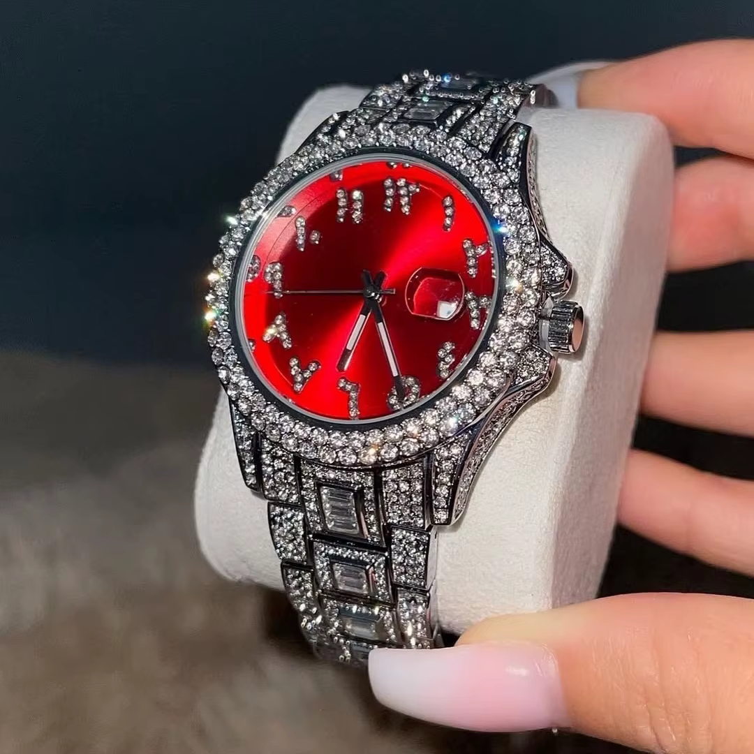 Montres pour femmes rouges