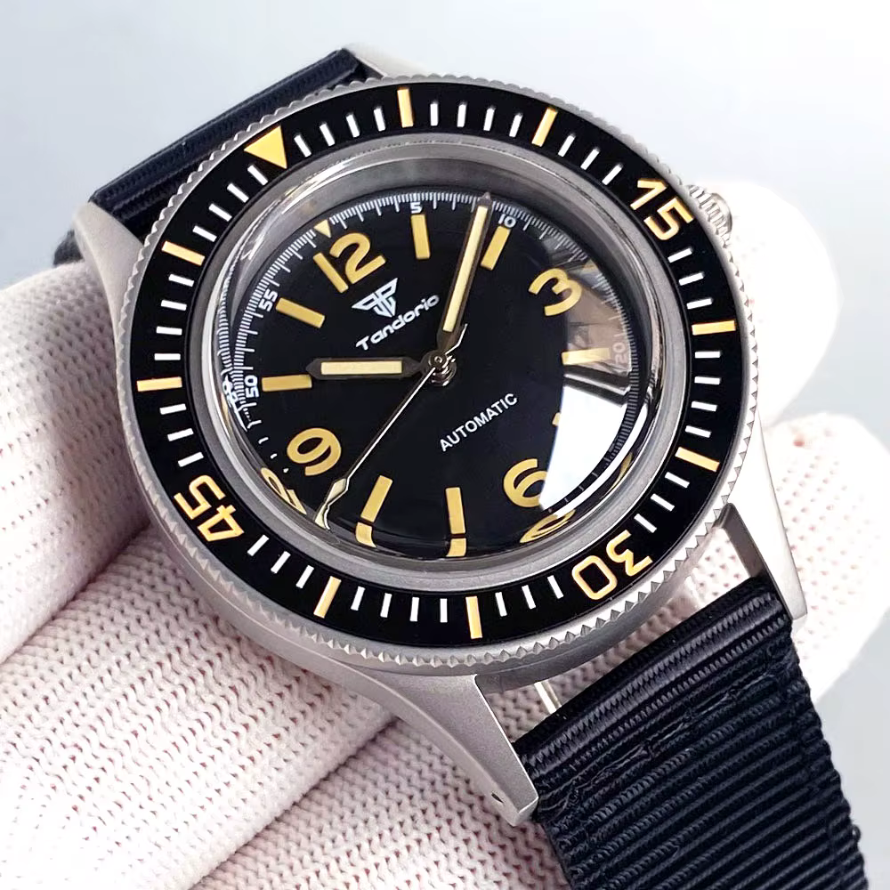 Nouveau Tandorio 40mm rétro 50 fêtes plongeur montres pour Miyota 8215 mouvement saphir cristal verre 200m étanche vert lume cadran