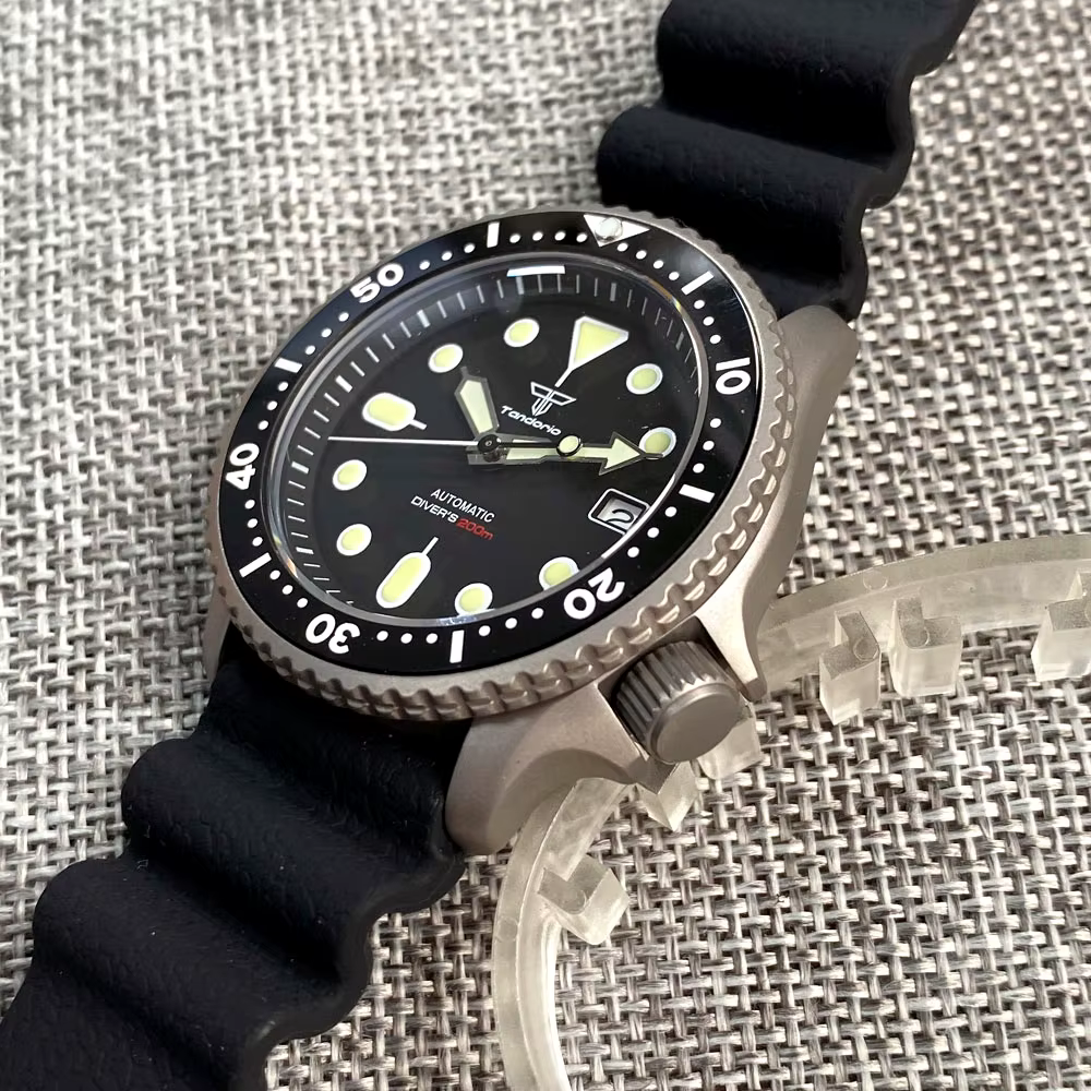 Titanium Diver NH35A noir automatique 200M hommes montre verre saphir 3.8 heures Date caoutchouc