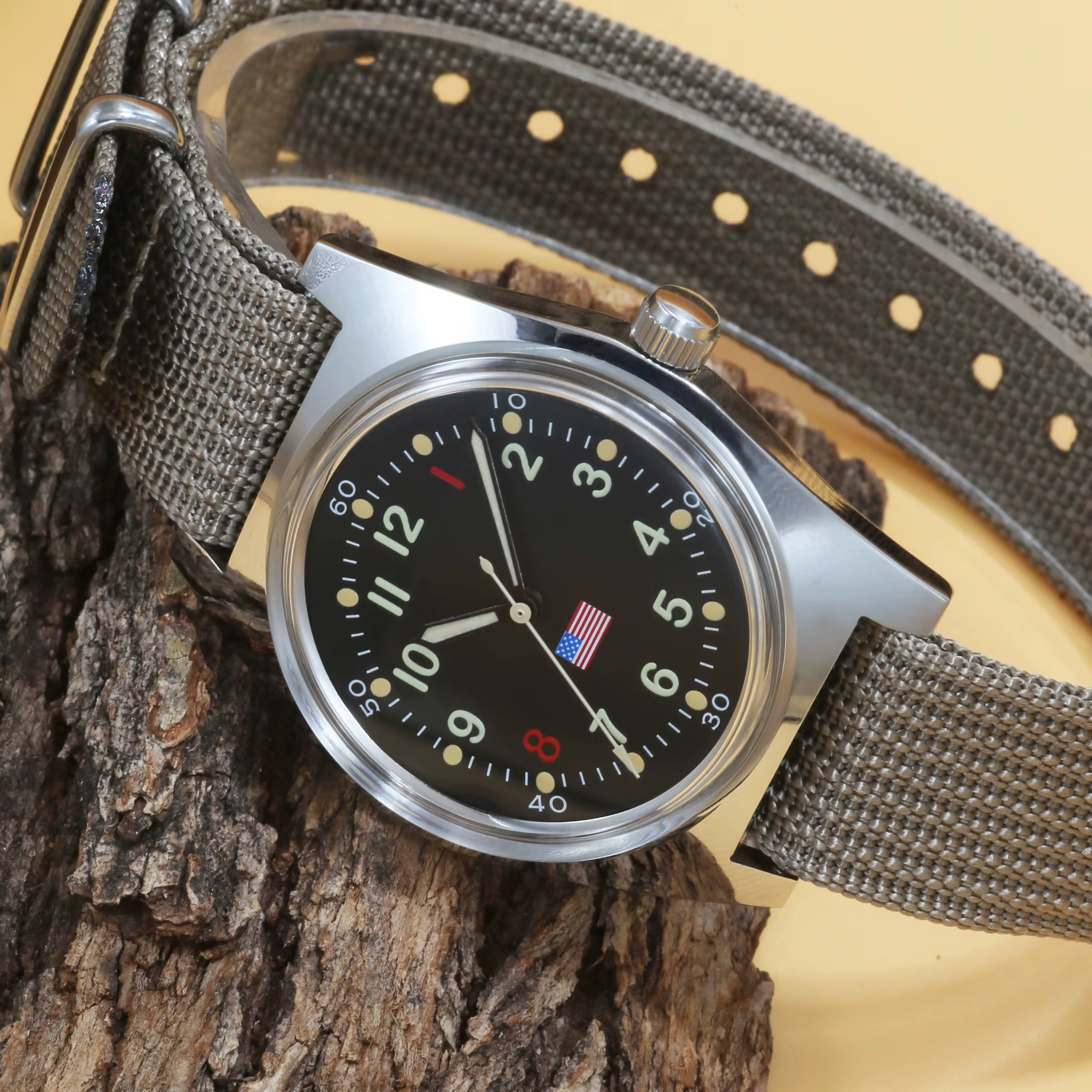 Montre mécanique rétro pour homme de style Union Jack 8120 36 mm avec mouvement manuel. Fabriqué en Chine et disponible en gros.