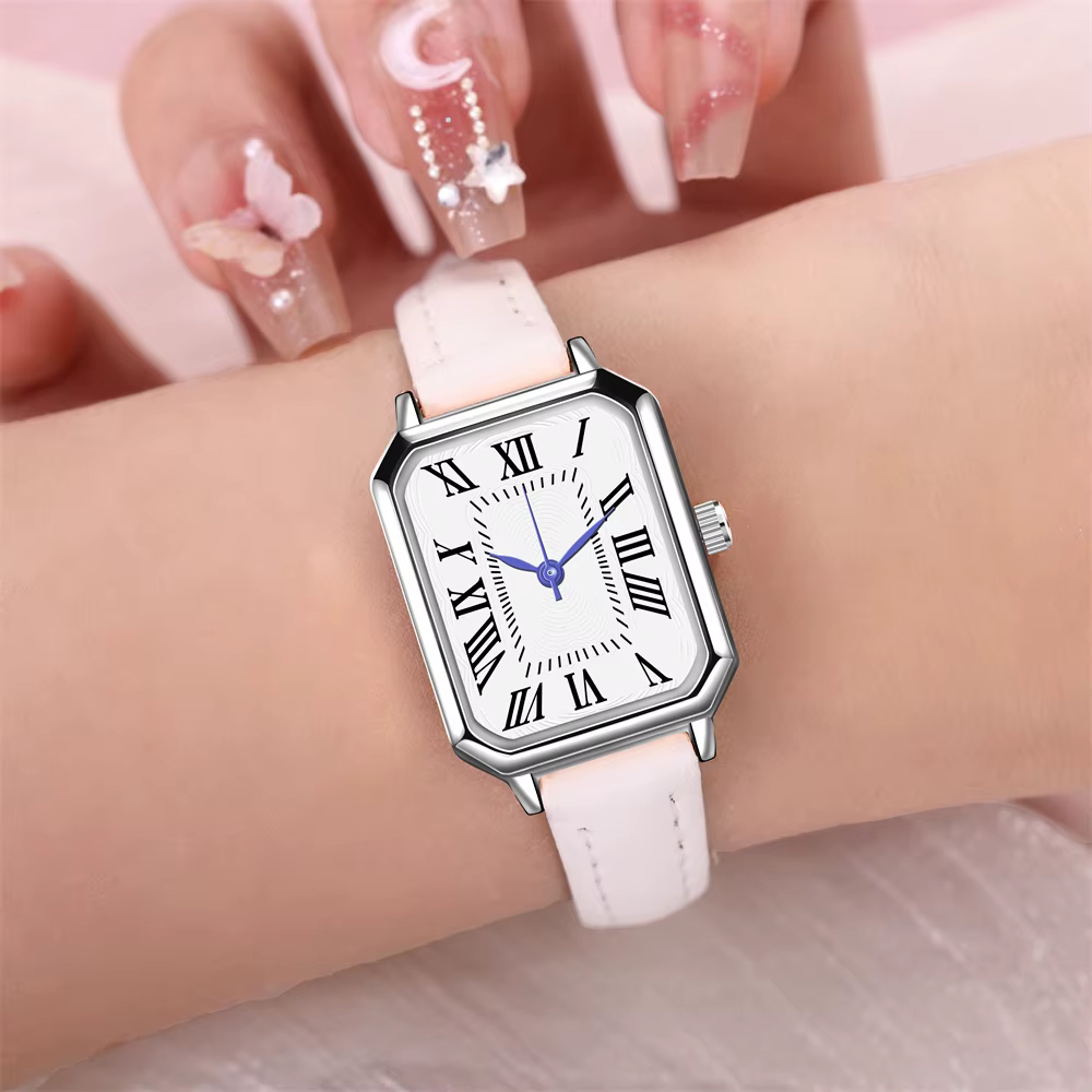 Montre femme carrée, bracelet cuir noir