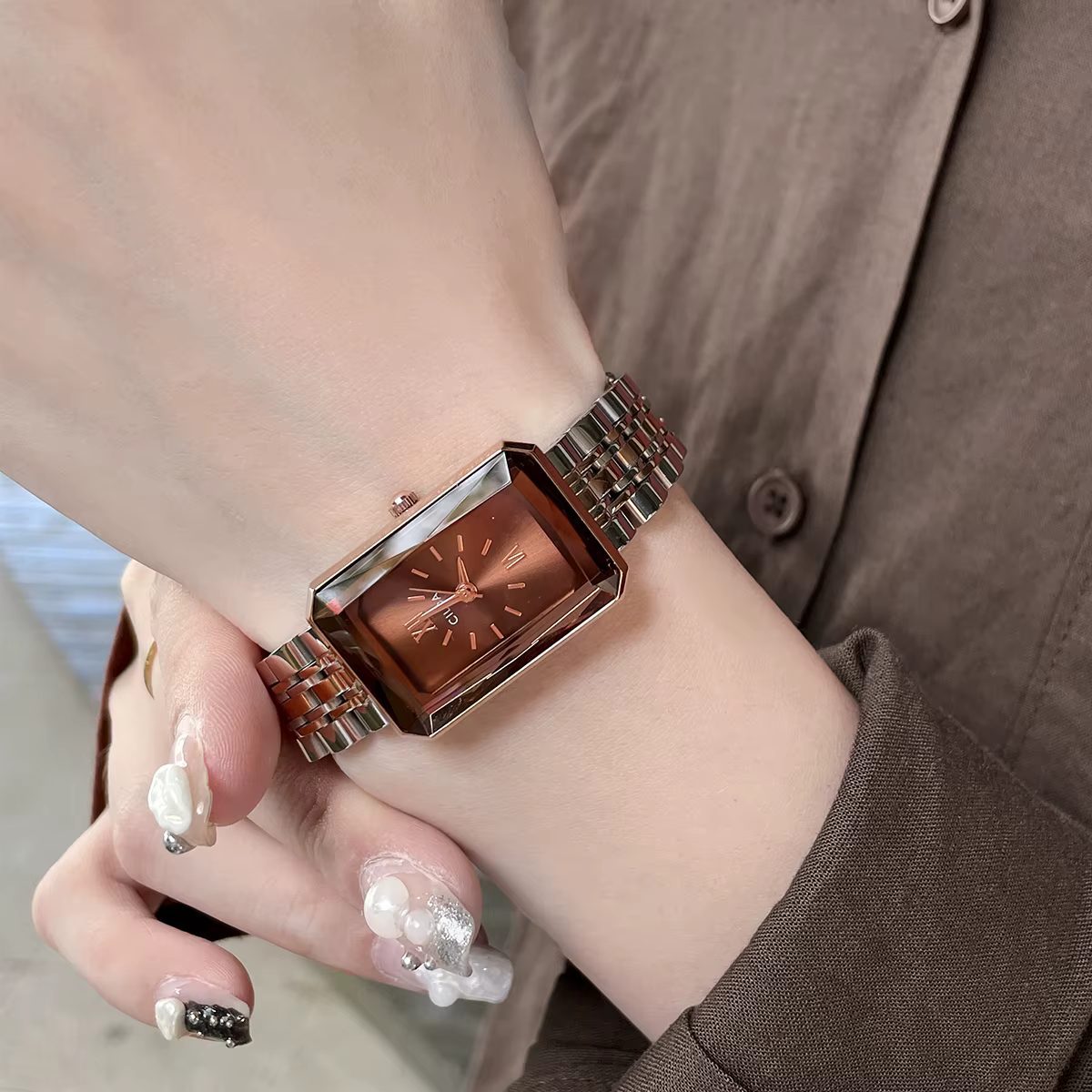 Montre rétro CILOA pour femme