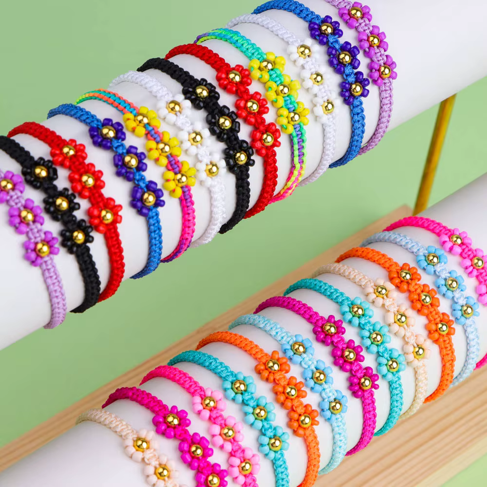 Bracelet en perles de fleur de marguerite pour femmes, 12 pièces/lot, mélange de couleurs, élastique, extensible, fait à la main, bijoux