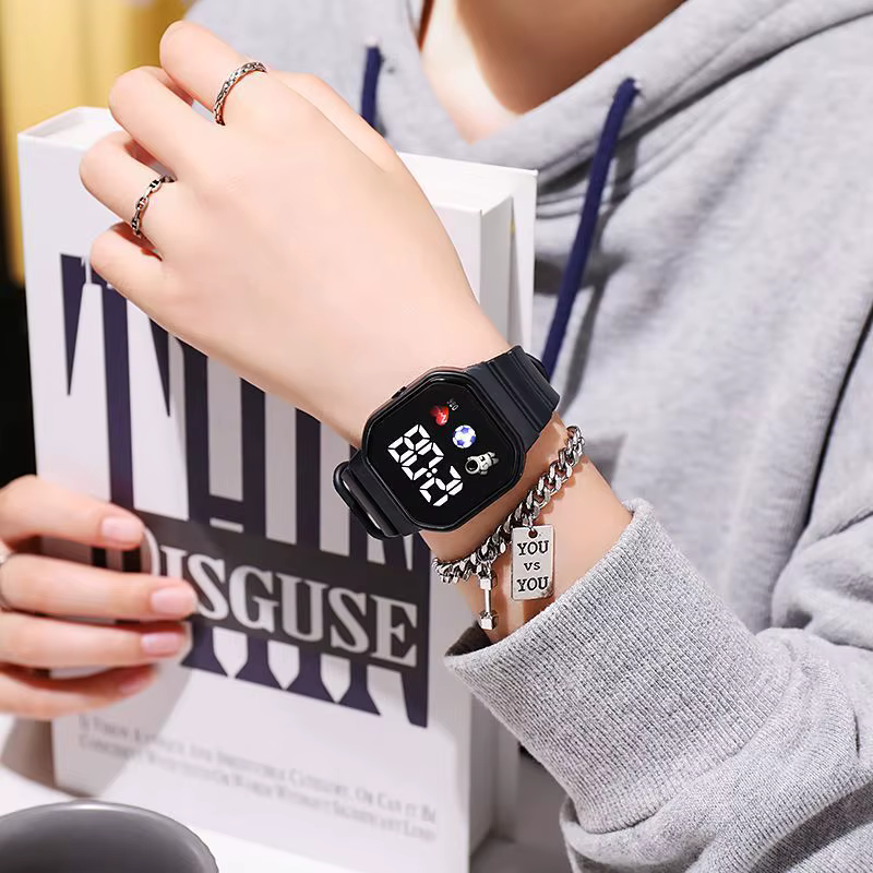 Montre de sport numérique électronique LED pour femmes et hommes
