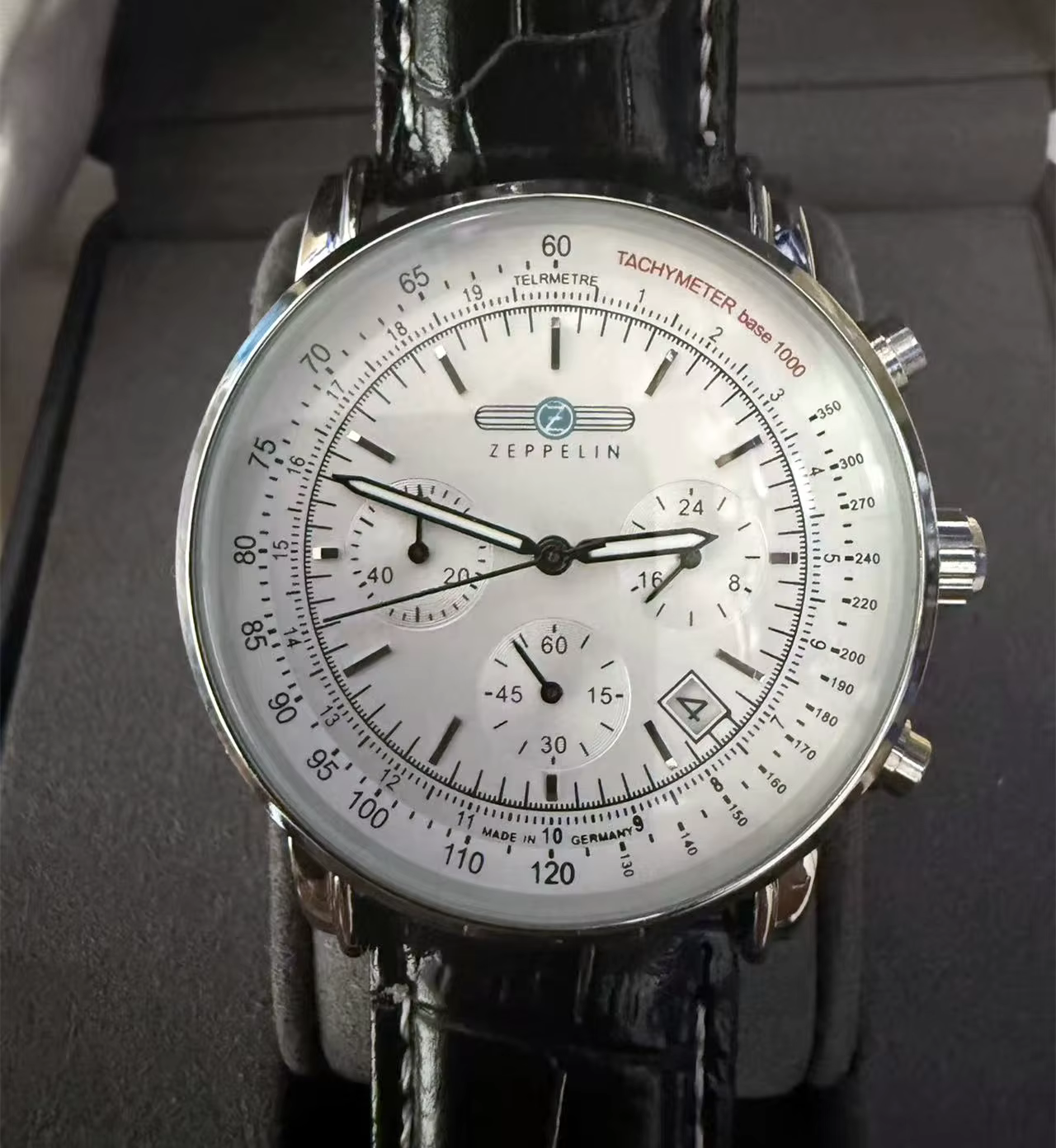 Montre de luxe Zeppelin pour homme
